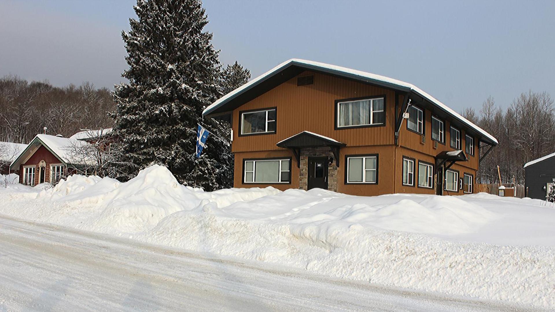 Le Manoir Du Lac Delage Stoneham Exteriör bild